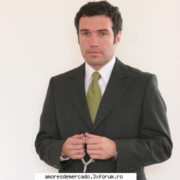 sobrino de n�stor savater. hijo de francisco ocando y teresa savater (hermana de n�stor savater).